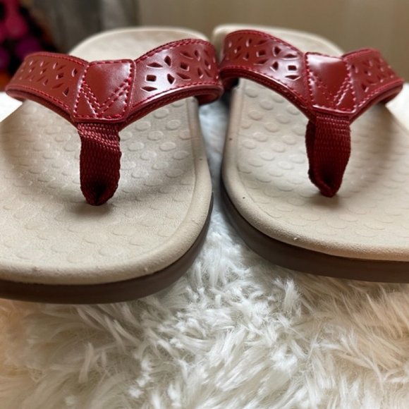 Vionic Leather Thong Sandals - Tide Anniversary - Picture 2 of 8